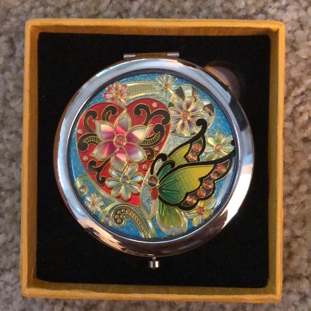 Double pocket mirror with beautiful case!